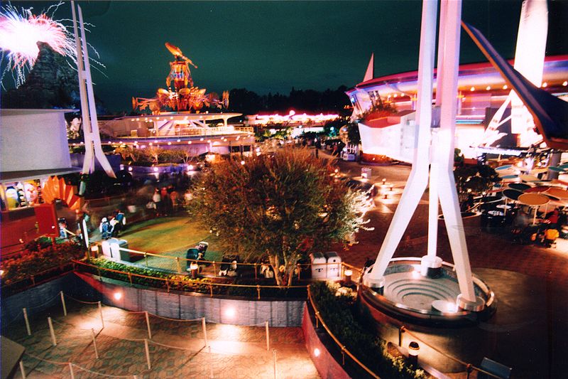 Tomorrowland_from_Space_Mountain_Cueue_-_panoramio.jpg